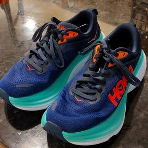 Hoka Bondi 8 in navy blue